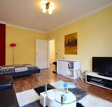 - Deluxe Düsseltal * Düsseldorf