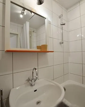 - Deluxe Düsseltal *